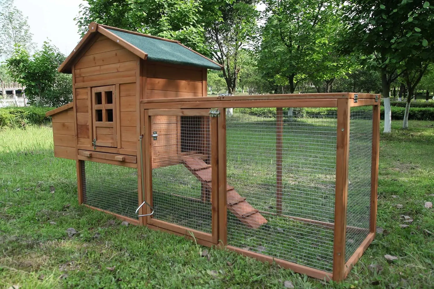 Wooden Outdoor Chicken Coop For 2-4 Chickens With Waterproof Roof